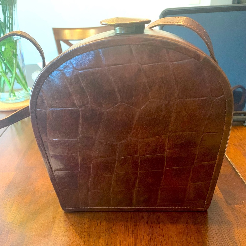 VINTAGE TUSK brand croc brown leather crossbody
